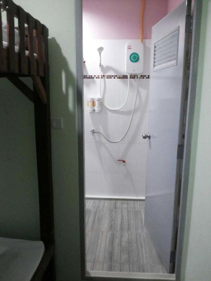 Zleep63 Hostel Bangkok Exterior photo