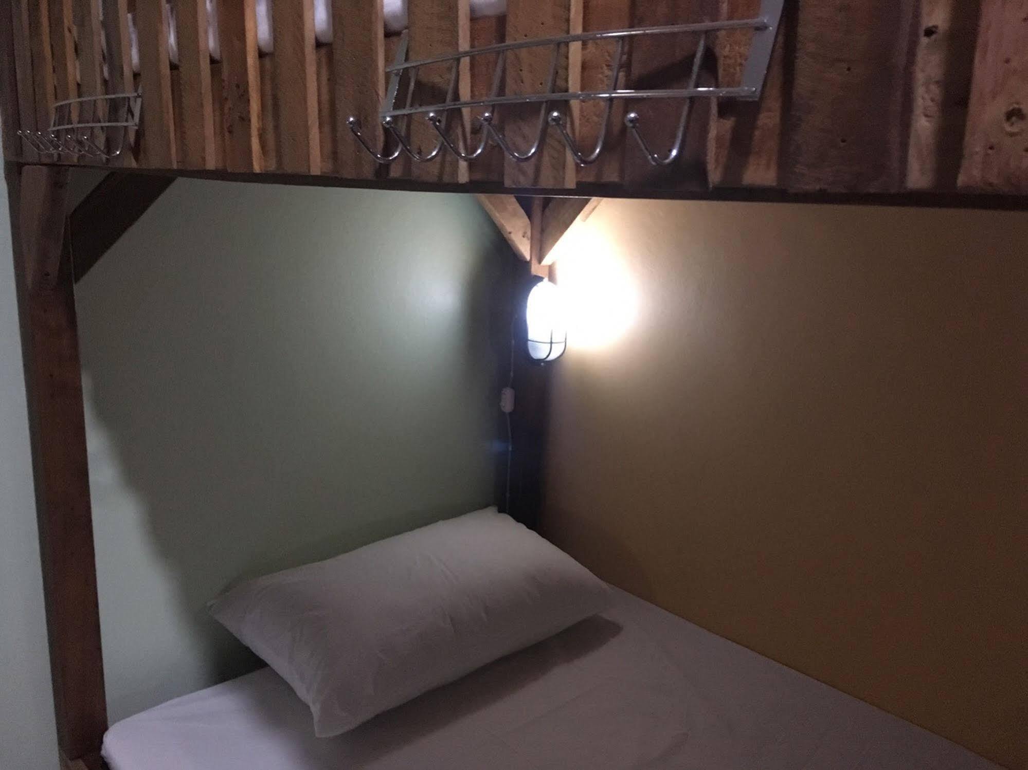 Zleep63 Hostel Bangkok Exterior photo